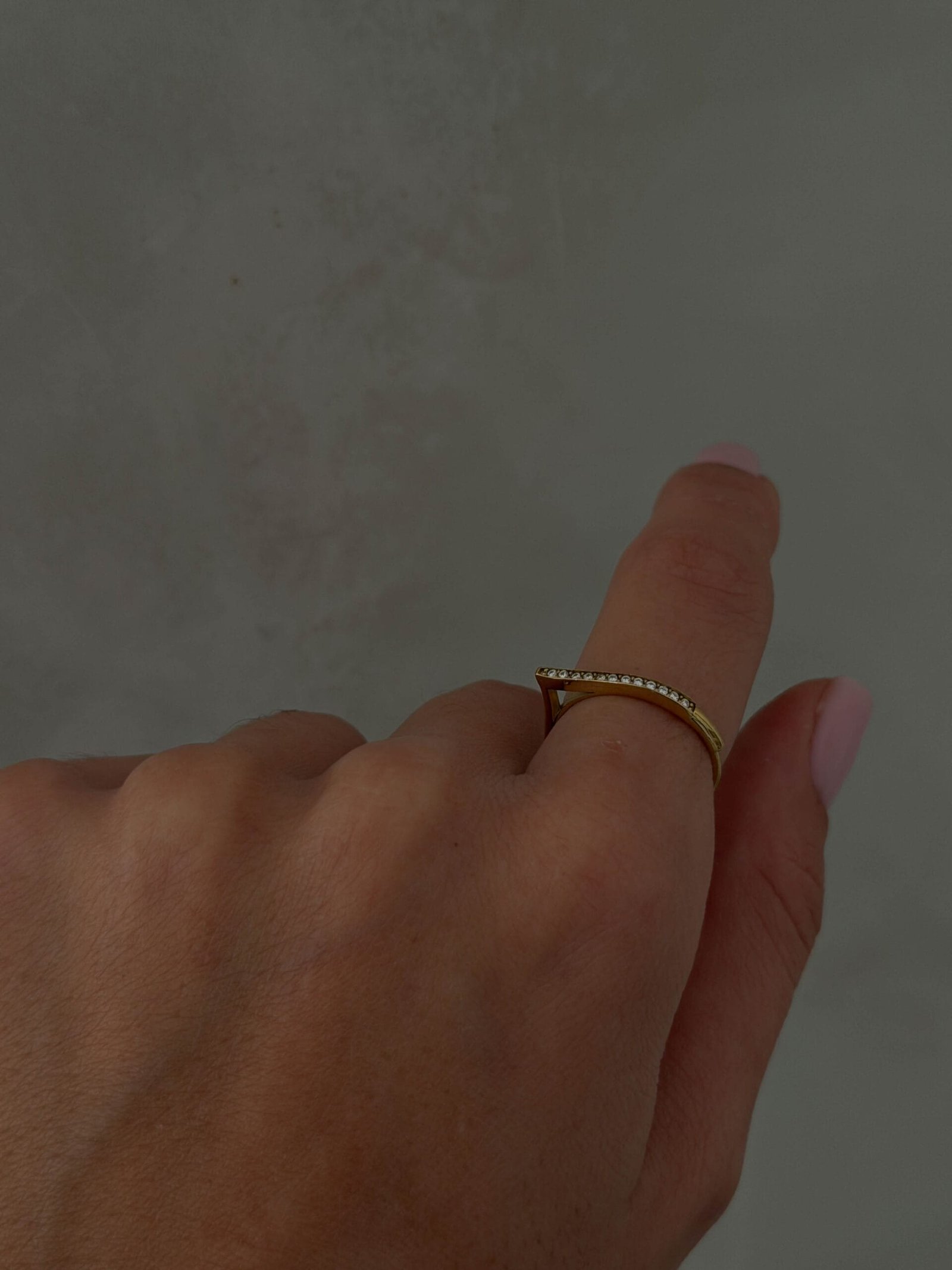 RADIANT MUSE - Image 2