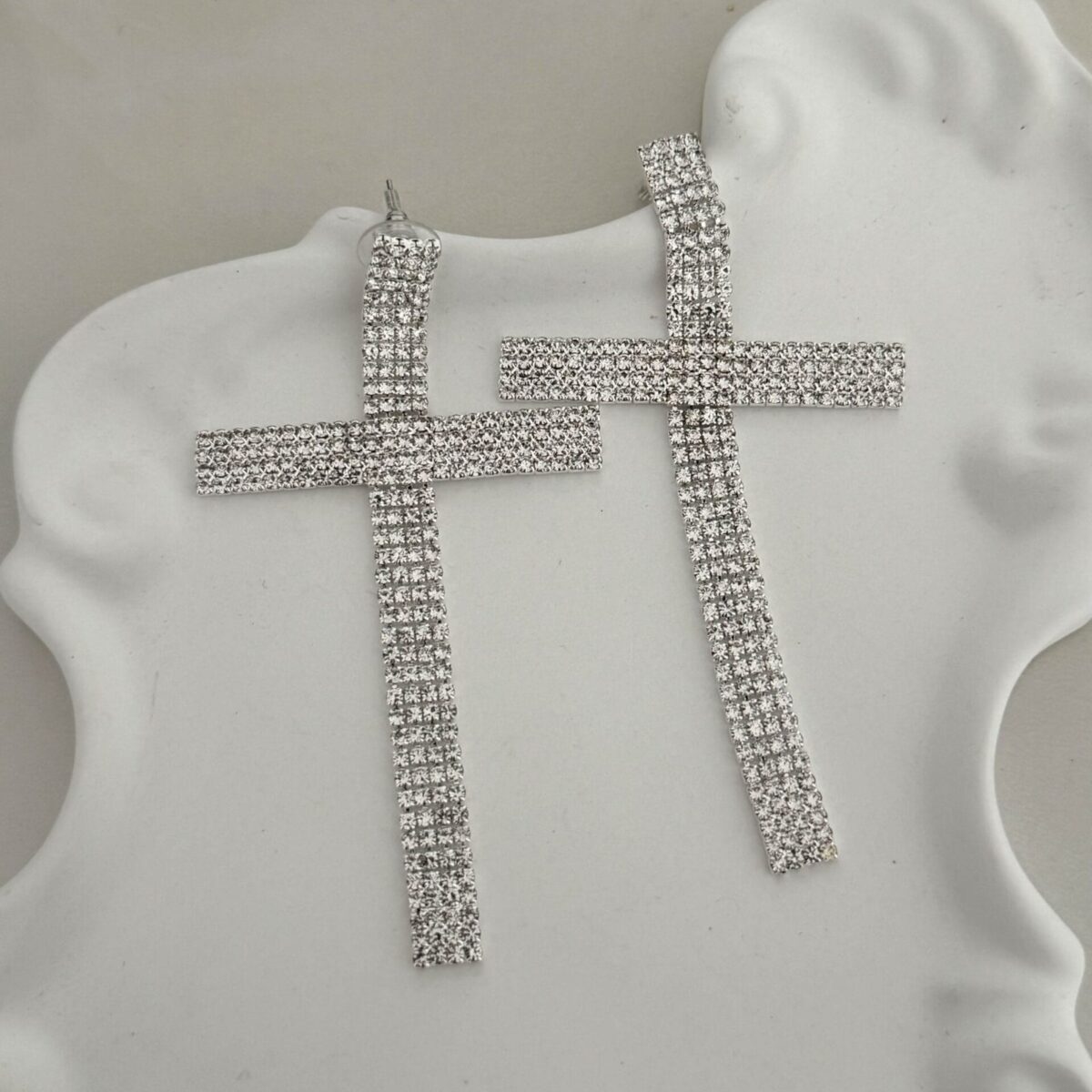 Shiny cross silver