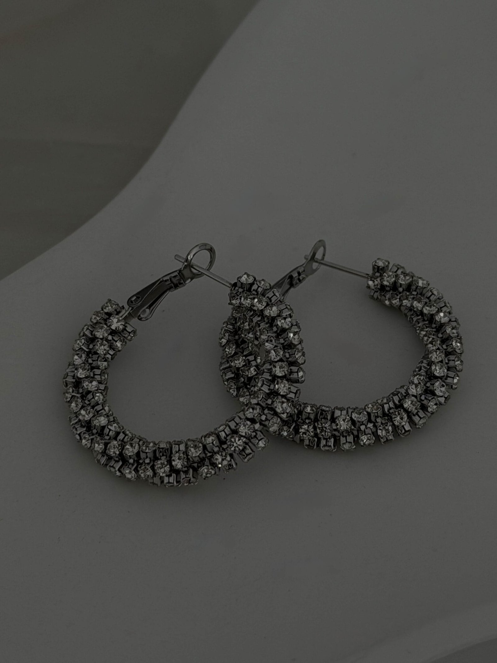 Σκουλαρίκια Crystal Twist Hoops - Image 2