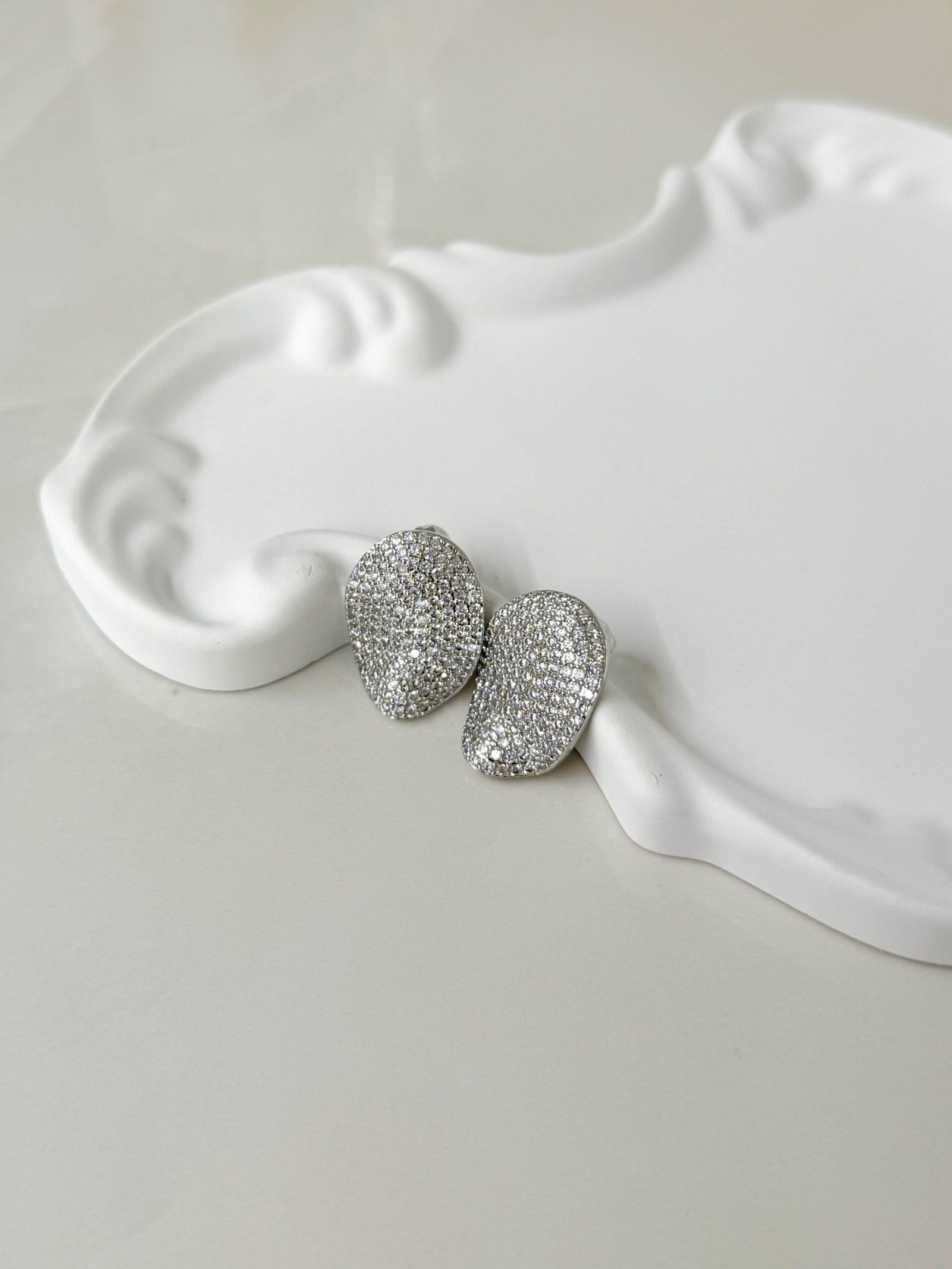 ΣΚΟΥΛΑΡΙΚΙΑ Shimmer Oval Pavé - Image 2