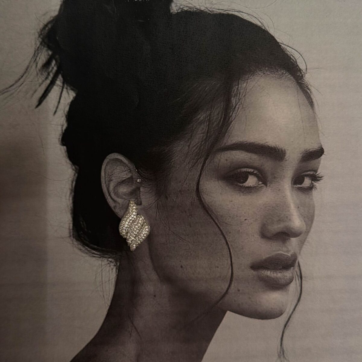 ΣΚΟΥΛΑΡΙΚΙΑ Twisted Spark Eleganc