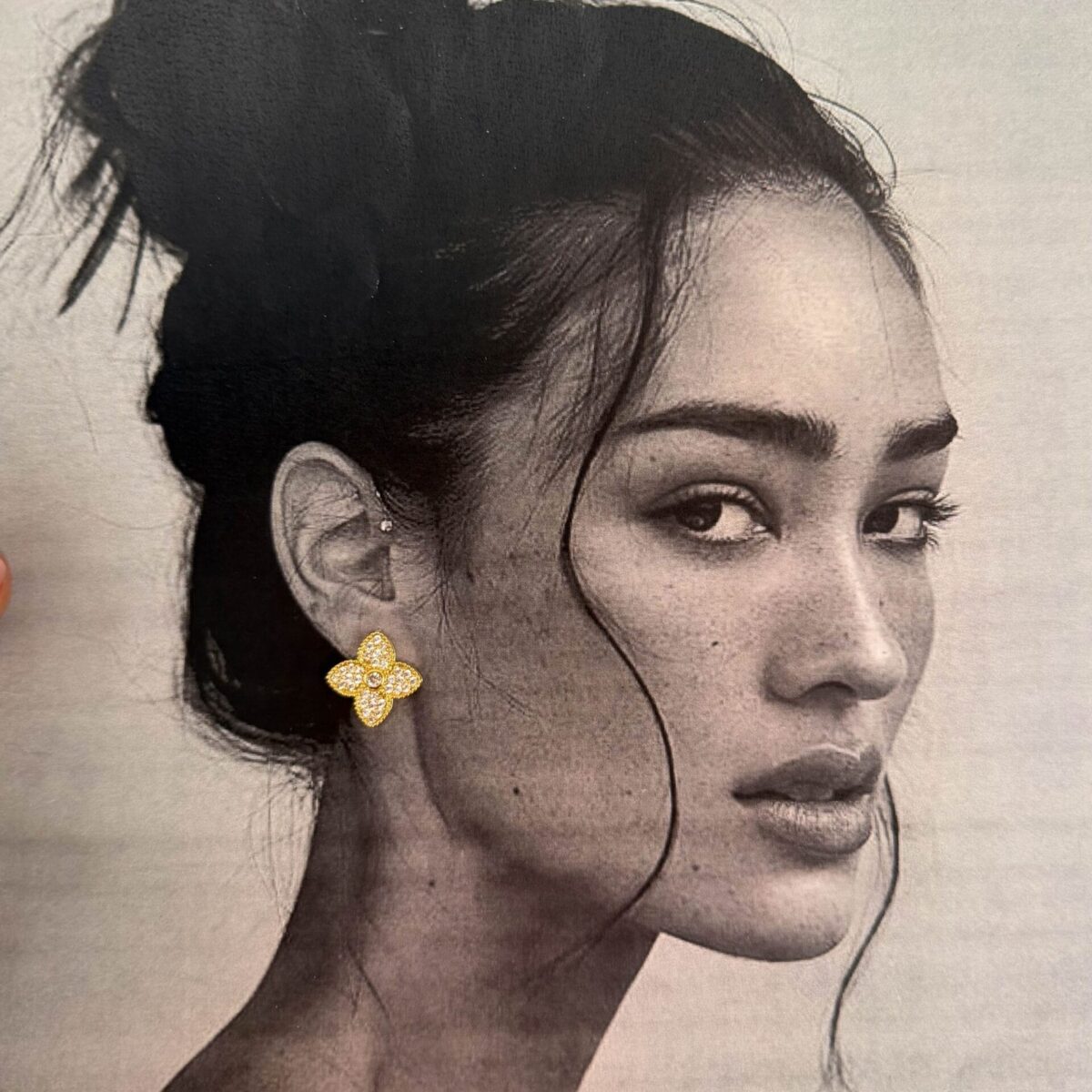 Petite Clover Spark Studs