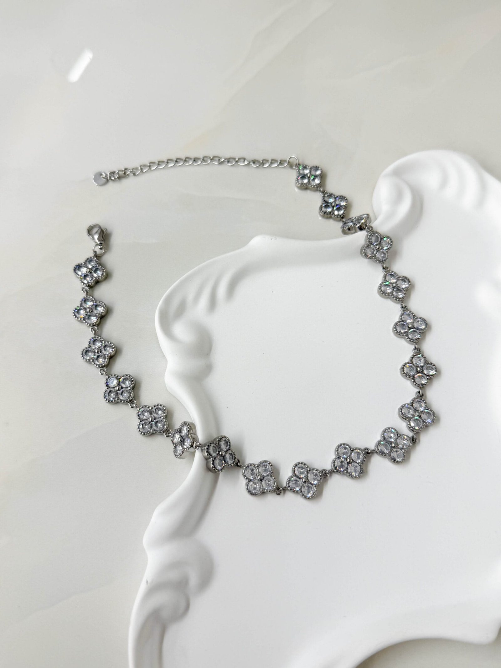 ΚΟΛΙΕ Radiant Clover Choker - Image 3