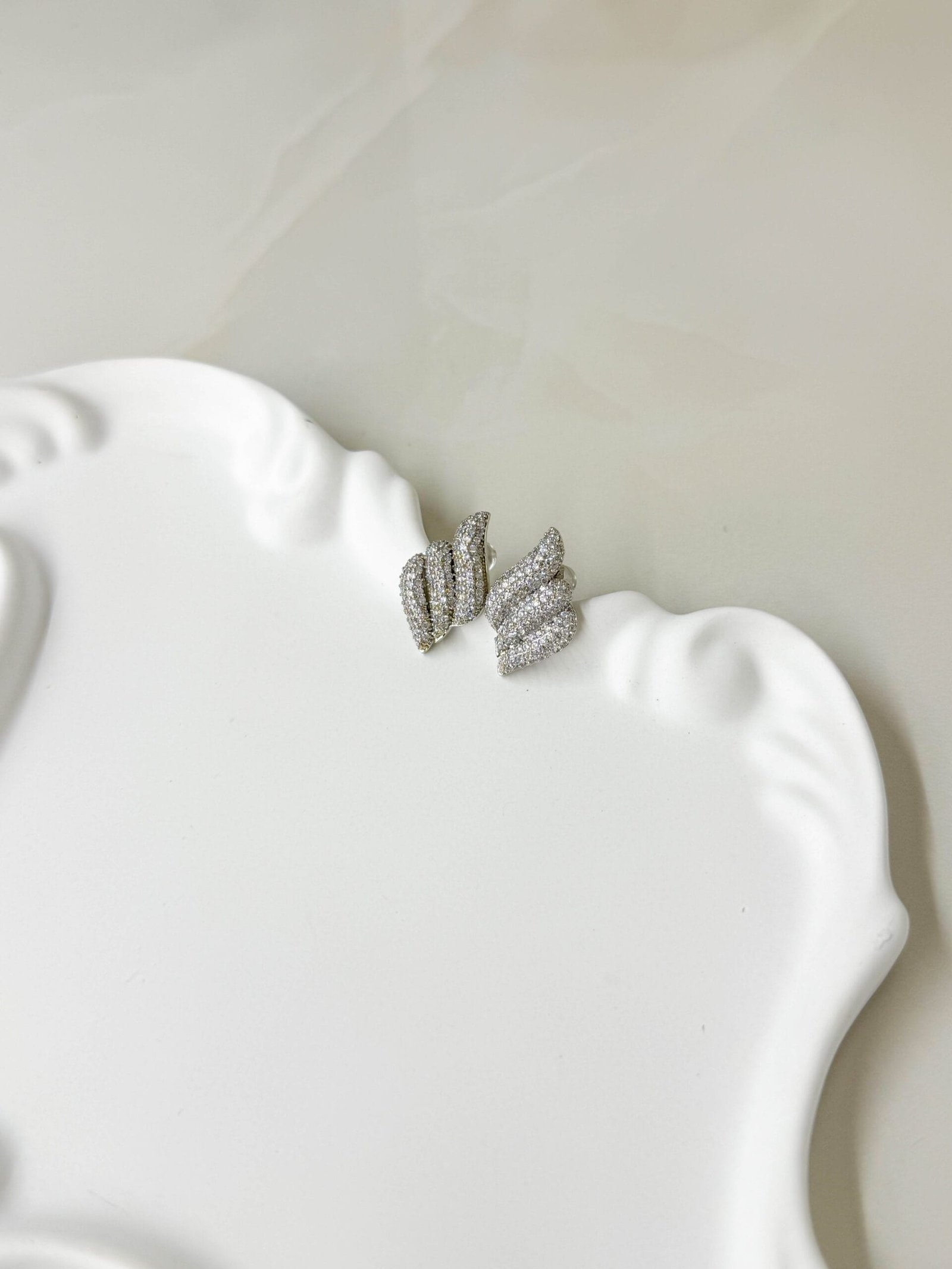 ΣΚΟΥΛΑΡΙΚΙΑ Twisted Spark Eleganc - Image 2