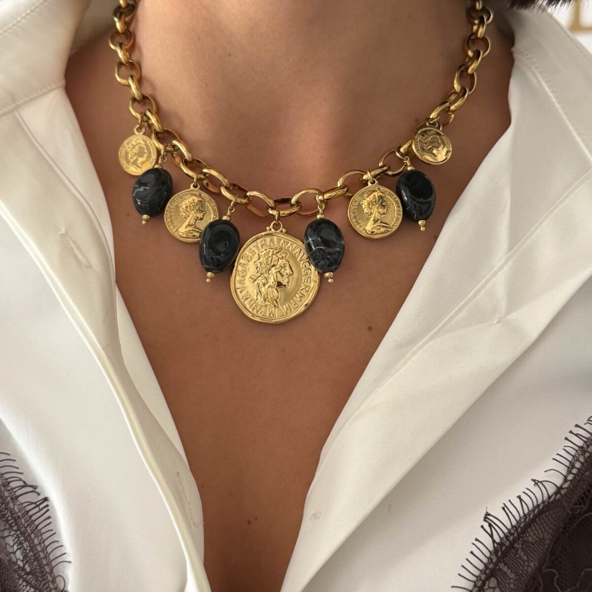 ΚΟΛΙΕ Golden Noir Coins