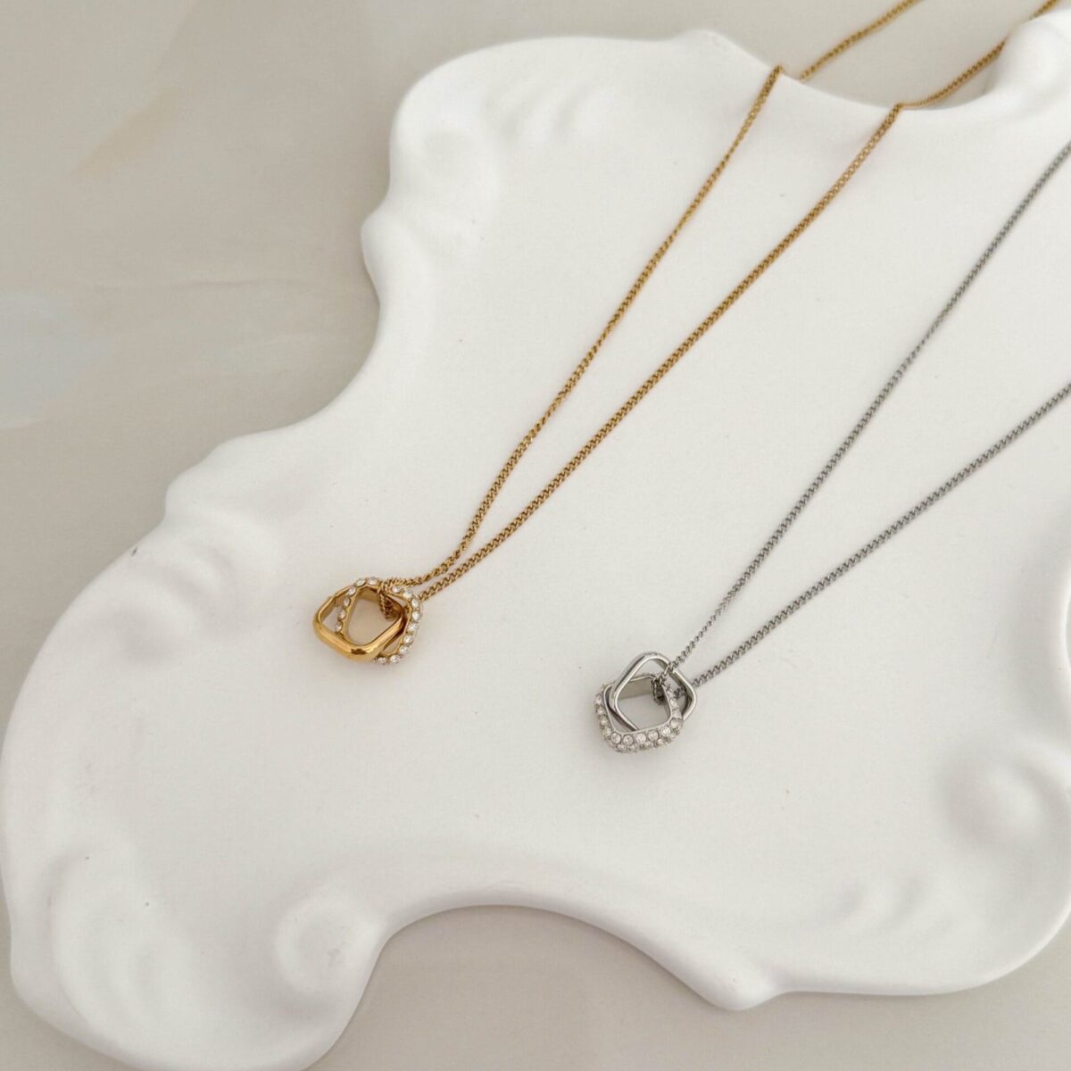 ΚΟΛΙΕ Eternal Loop Pendant