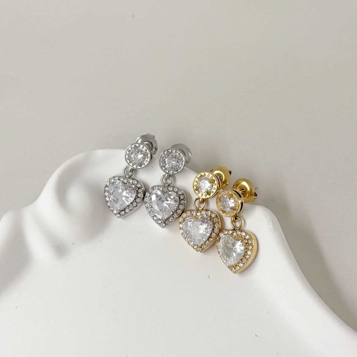 ΣΚΟΥΛΑΡΙΚΙΑ Crystal Heart Drop