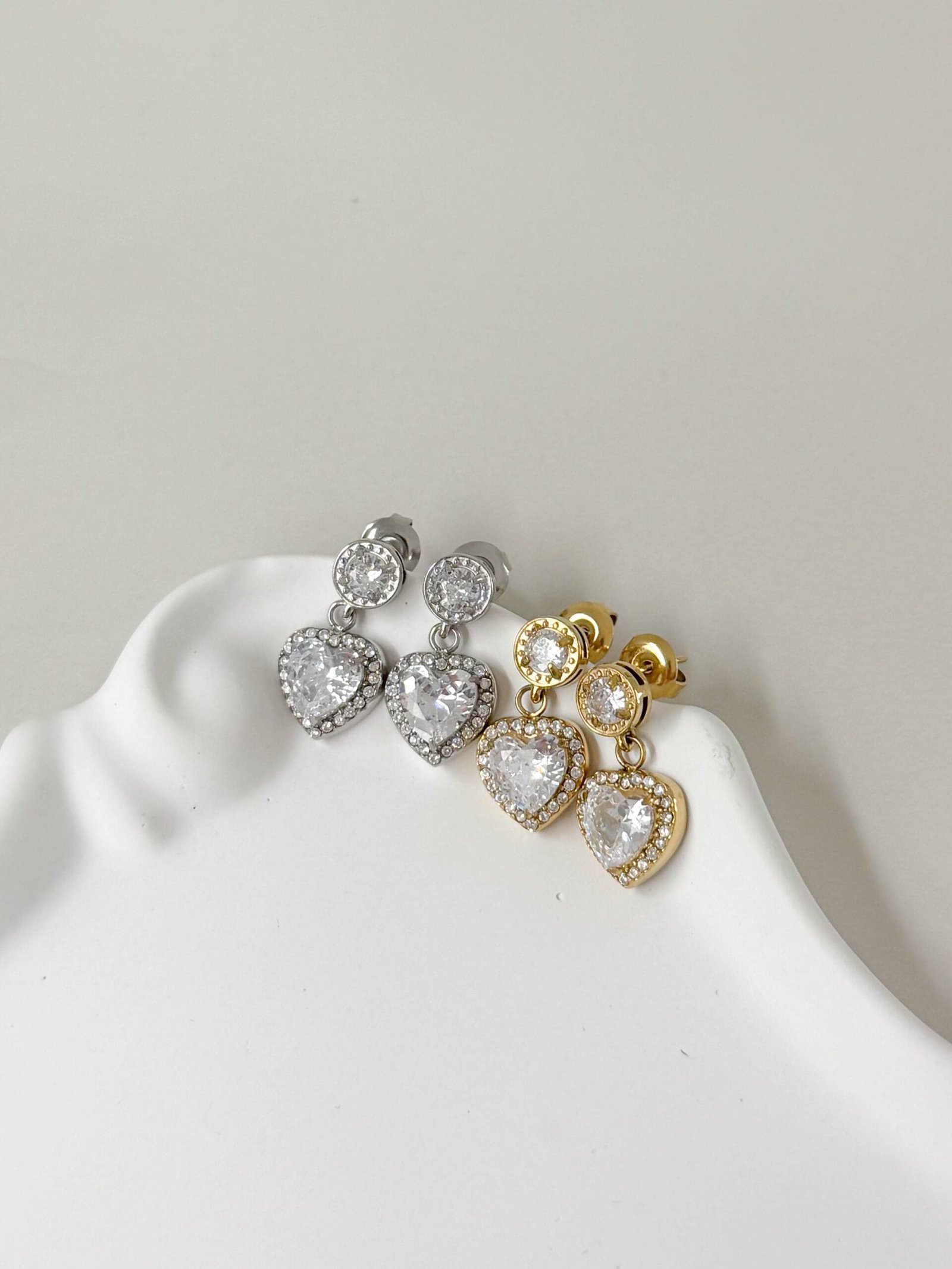 ΣΚΟΥΛΑΡΙΚΙΑ Crystal Heart Drop