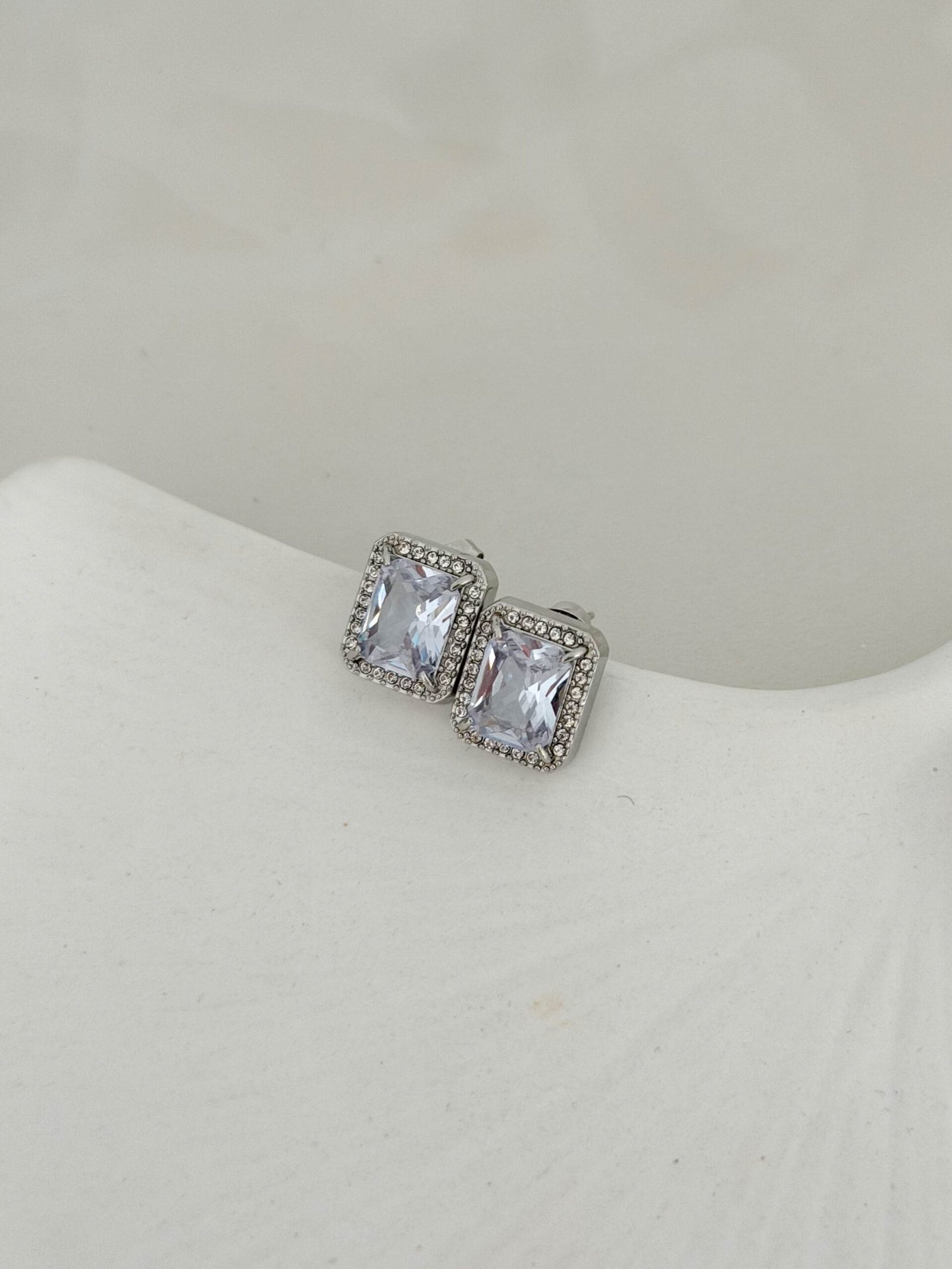 ΣΚΟΥΛΑΡΙΚΙΑ Lumière Solitaire