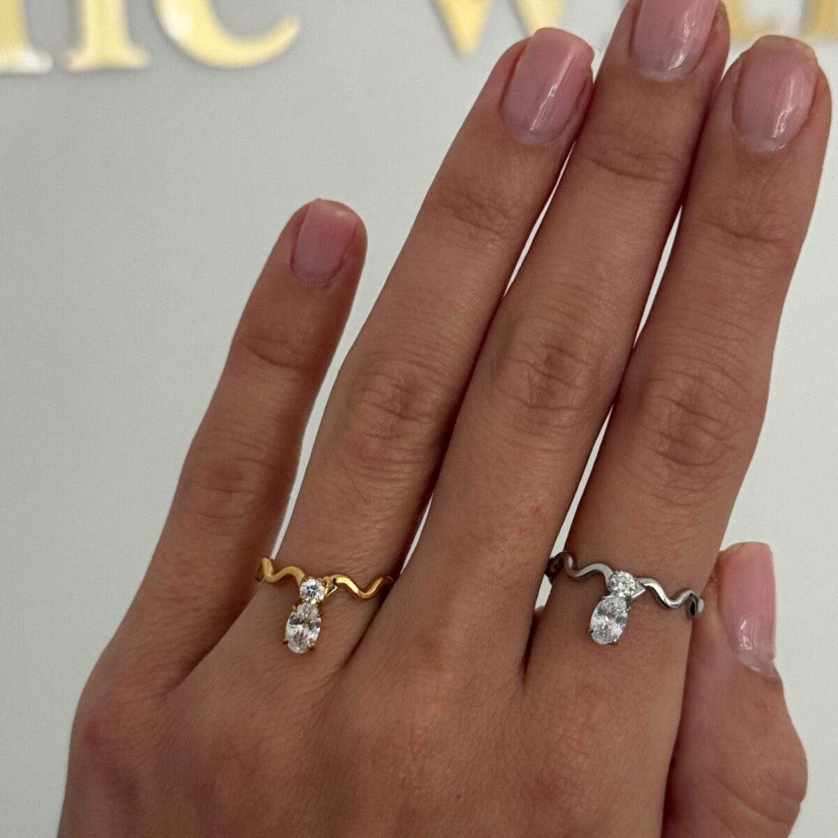 ΔΑΧΤΥΛΙΔΙ Tear Wave