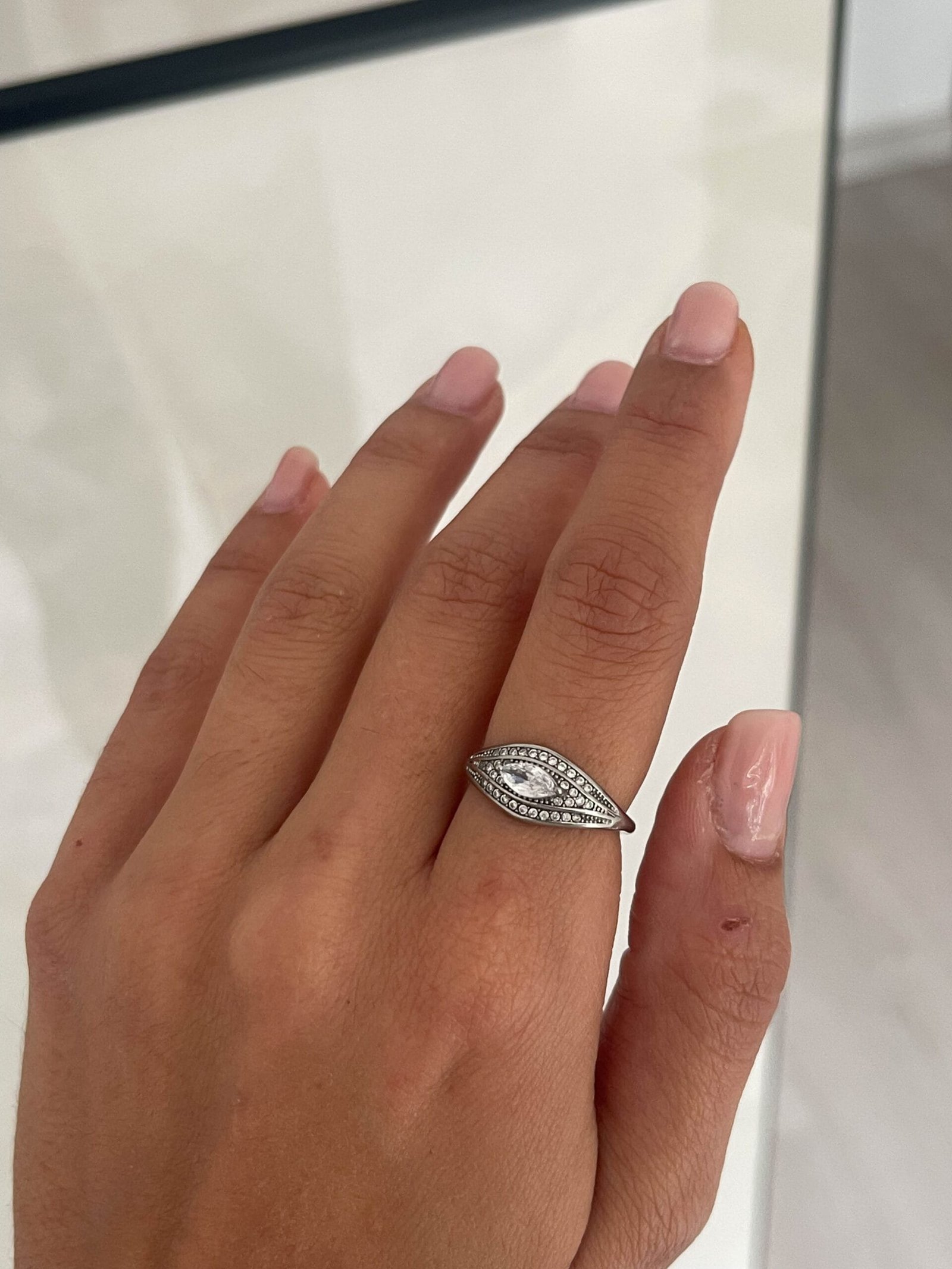 LUCKY SPARK - Image 3